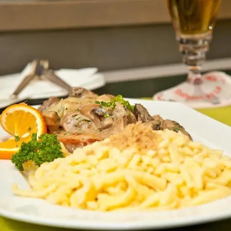 Gruner Baum Otel Fellbach